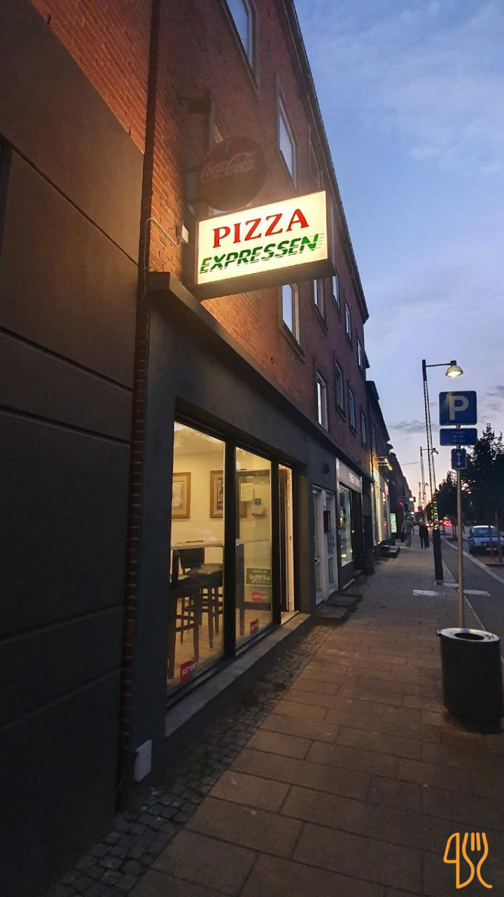 Nova Pizza Udenfor