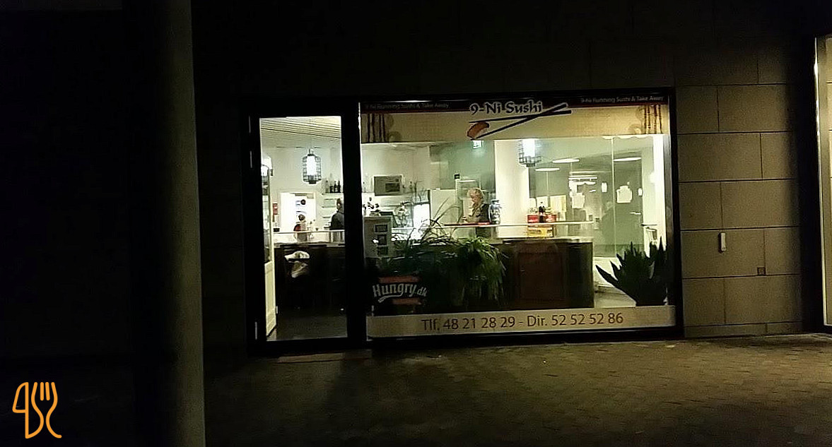 9-ni Sushi Udenfor