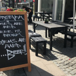57 Burger Og Øl Udenfor