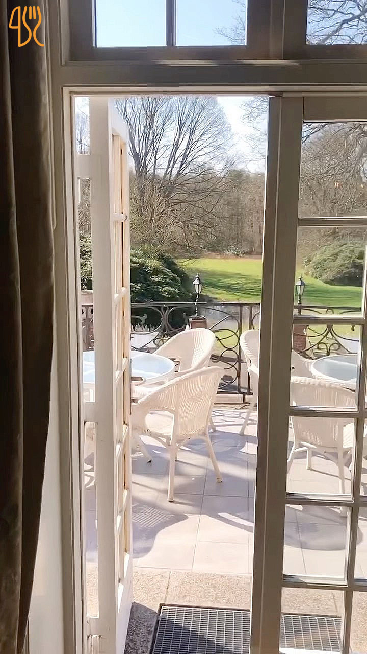 Sauntehus Slotshotel Udenfor