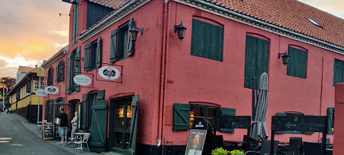 Pakhuset Udenfor