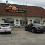 Cafe Alanya Udenfor