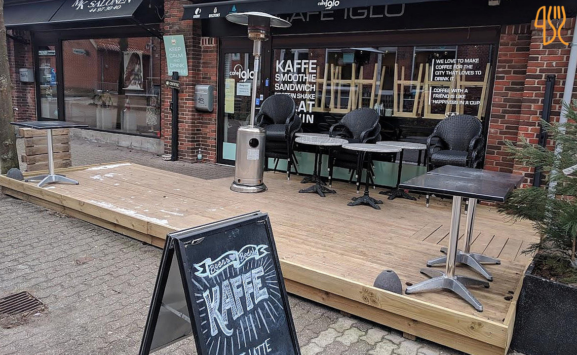 Cafe Iglo Udenfor