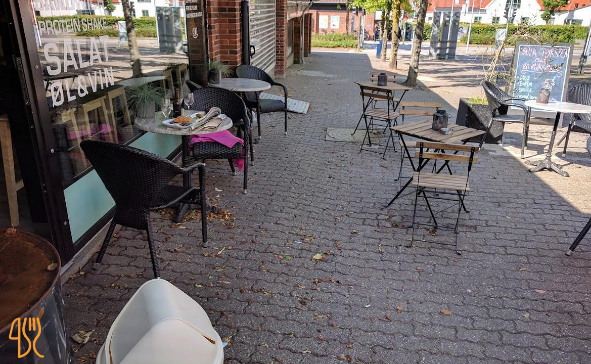 Cafe Iglo Udenfor