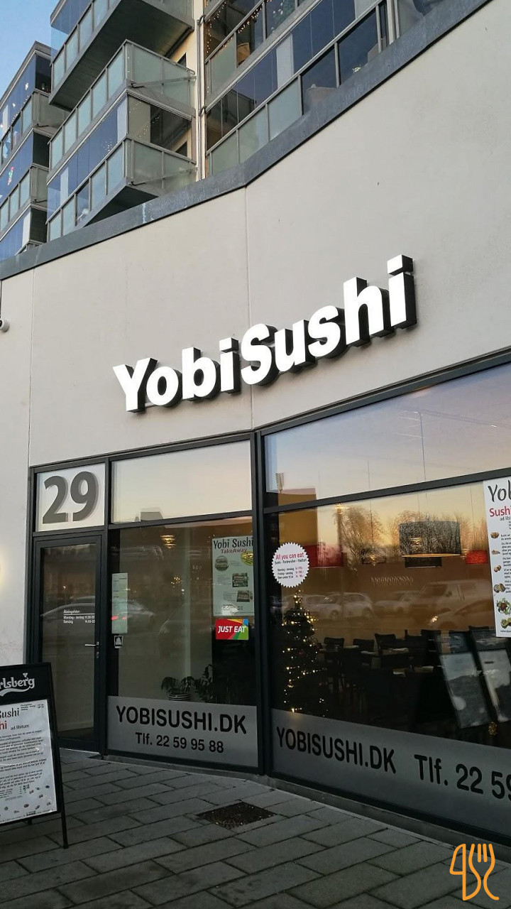Yobi Sushi Udenfor