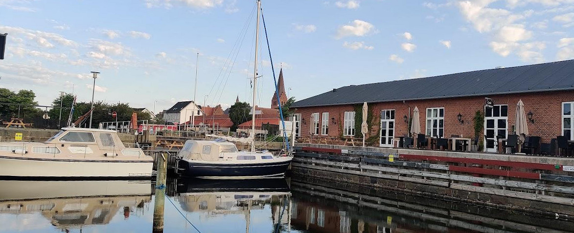 Cafe Holmen Udenfor
