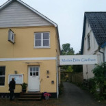 Madam Blå Udenfor