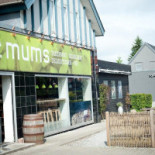 Mr. Mums Aps Udenfor