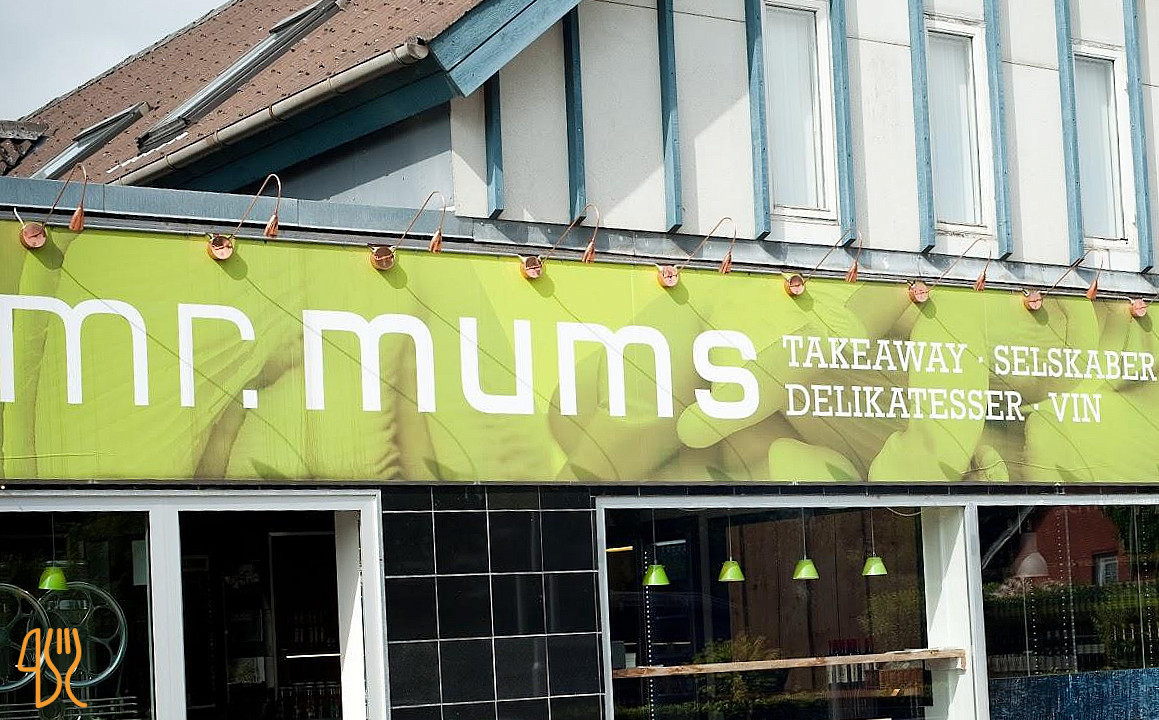 Mr. Mums Aps Udenfor