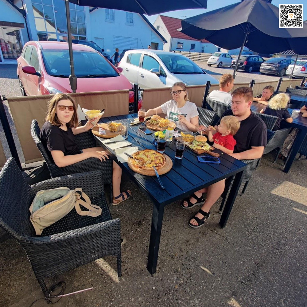 Hune Pizza Udenfor