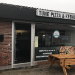 Tune Center Pizza Udenfor