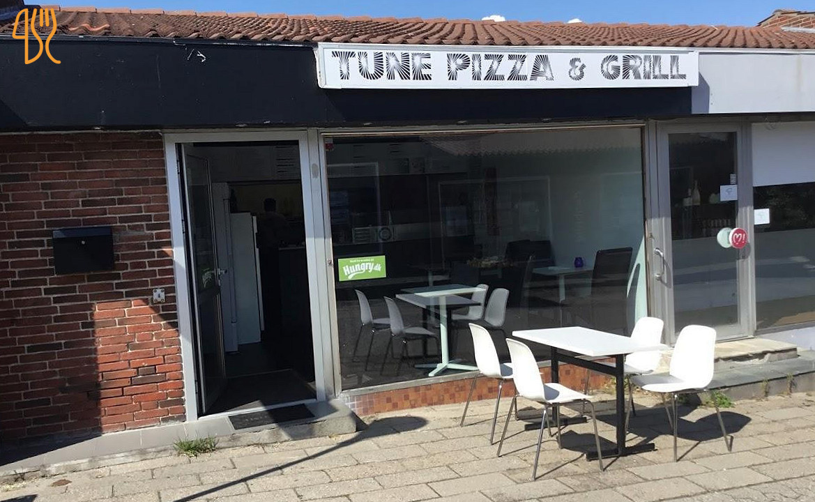Tune Center Pizza Udenfor