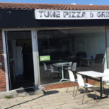 Tune Center Pizza Udenfor