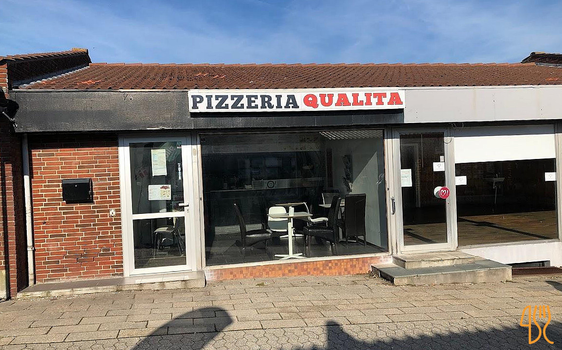 Tune Center Pizza Udenfor