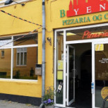 Byens Pizza Resul Vysal Og Mustafa Karatas Udenfor