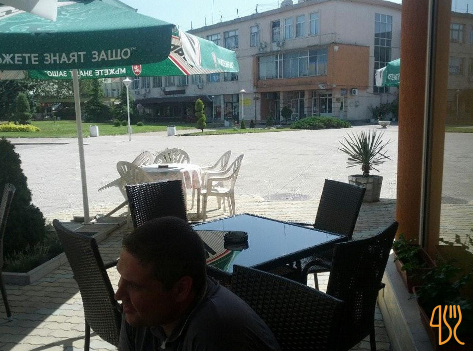 Stoppestedet Pizza Og Grill Udenfor