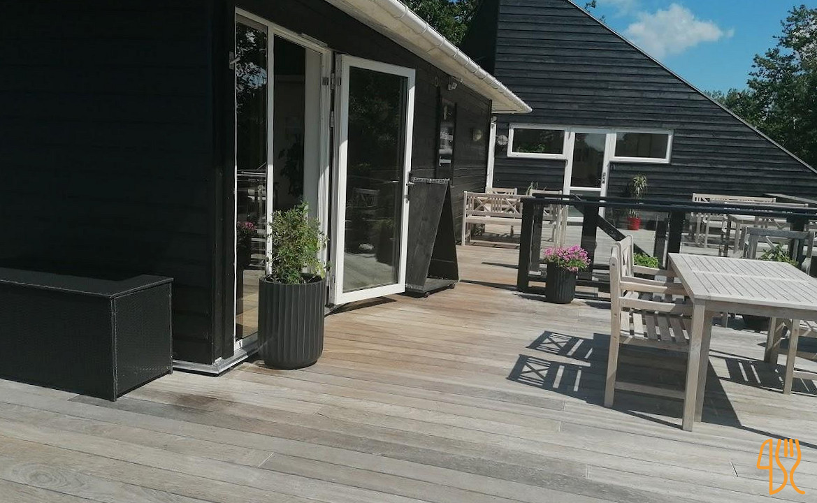 Cafe Solvogn Udenfor