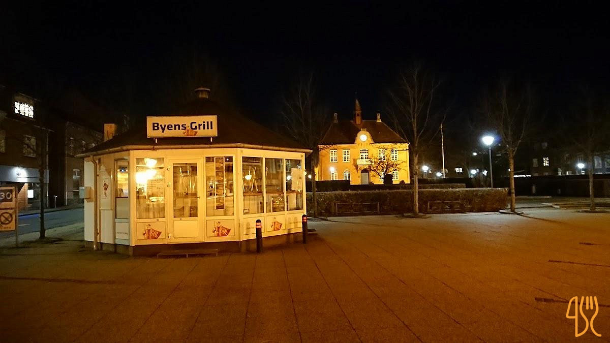 Byens Grill V/thi Tinh Vu Udenfor