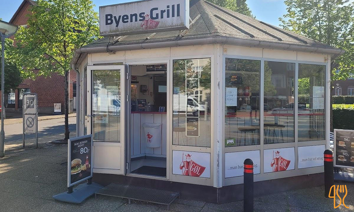 Byens Grill V/thi Tinh Vu Udenfor
