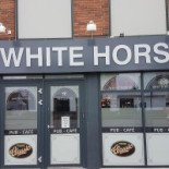 White Horse Udenfor