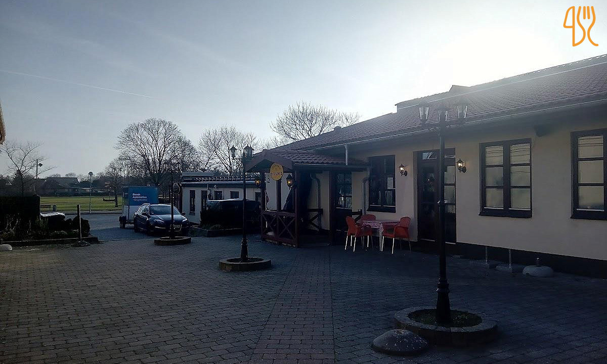 Bollinis Familierestaurant Udenfor