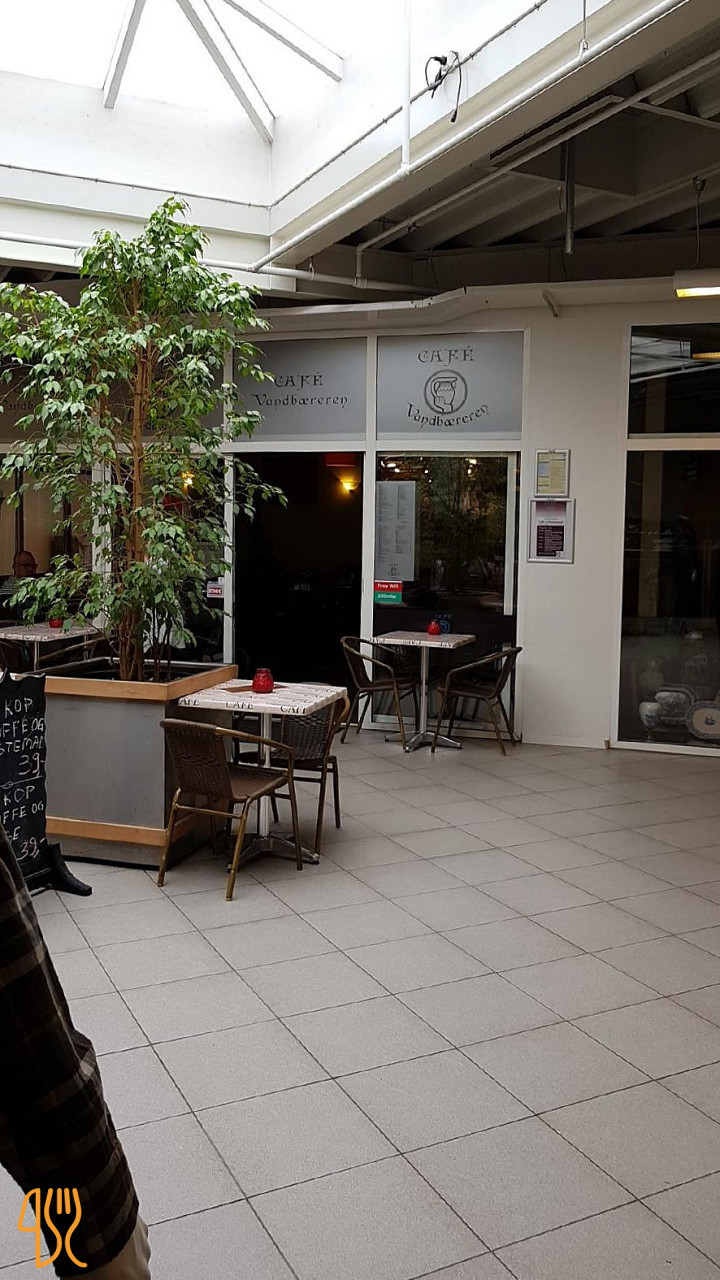 Bergs Snackbar Og Cafe Udenfor