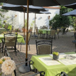Bergs Snackbar Og Cafe Udenfor