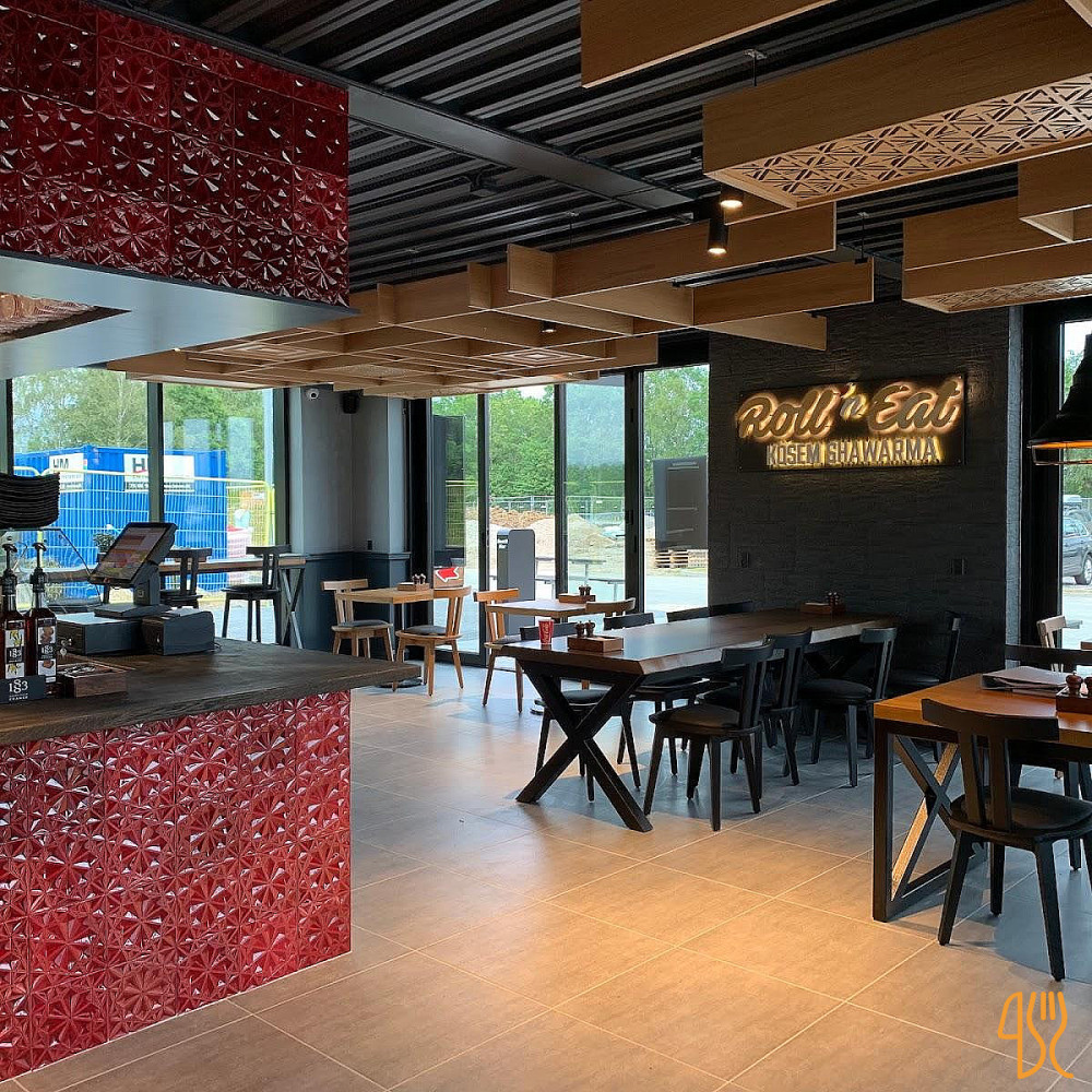 Roll N’ Eat Koesem Udenfor