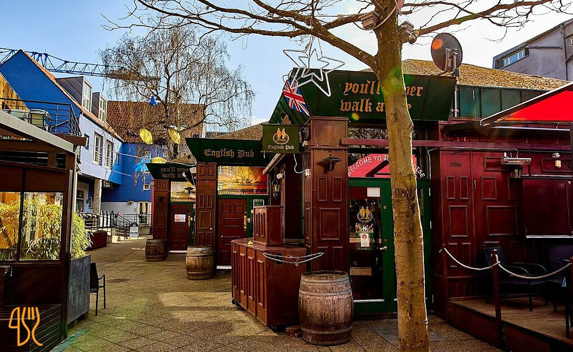 The English Pub Udenfor