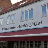 Amici Miei Udenfor