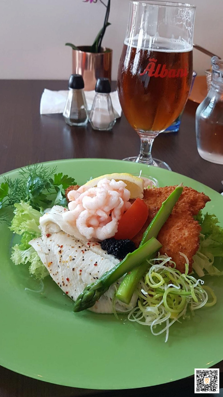 Juels Café Mad