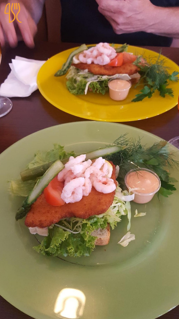 Juels Café Mad