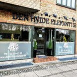 Den Hvide Elefant Udenfor