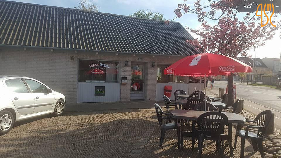 Pizza Bazar Udenfor