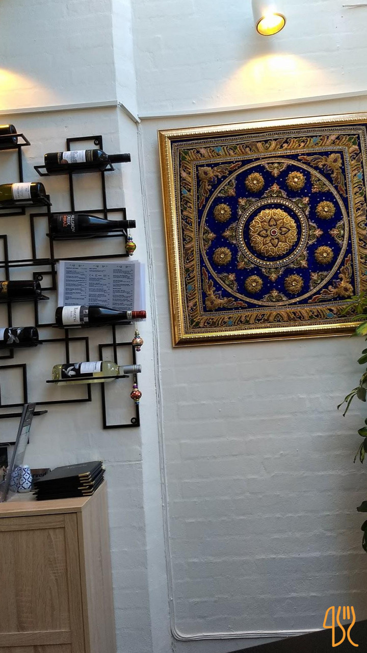 Rossukont Thai Cusisine Og Take Away Udenfor