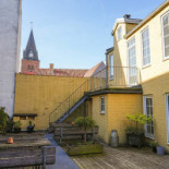 Holles Vinstue Udenfor