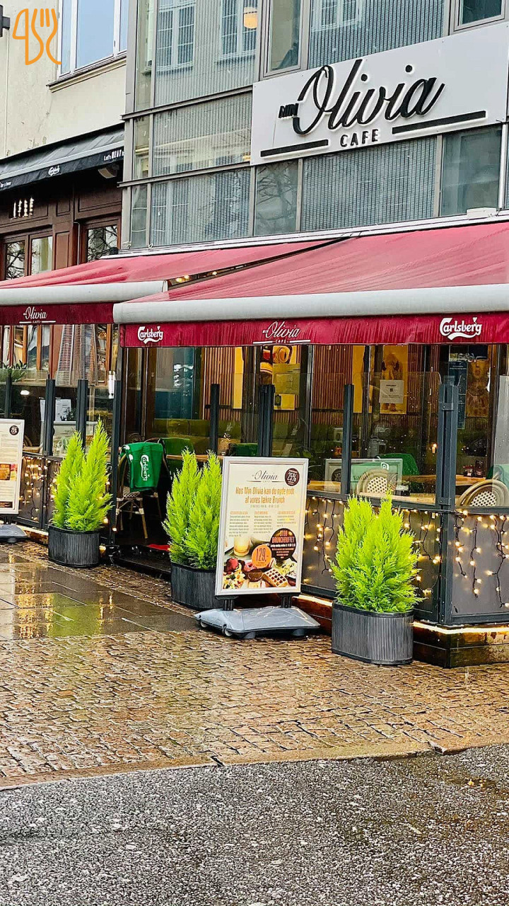 Cafe Min Olivia Udenfor