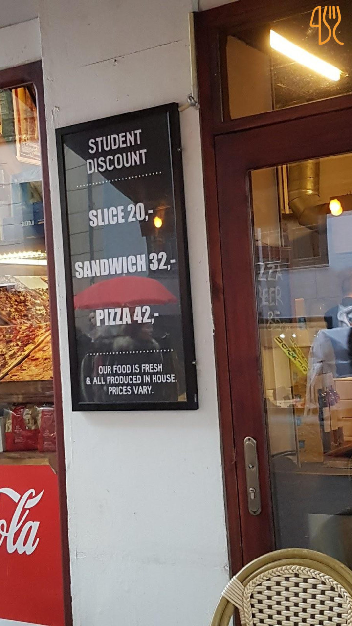 Pizza Time Udenfor