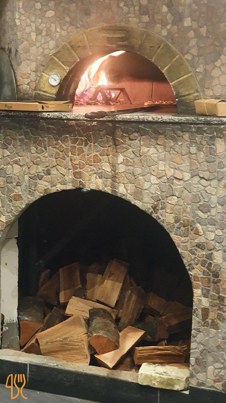 Gastronomia D' Italiana Udenfor