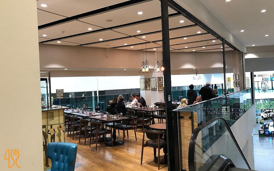 Cafe Waves Udenfor