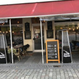 Typhon’s Burger Udenfor