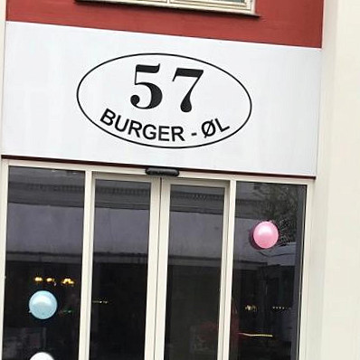 57 Burger Og Øl Udenfor