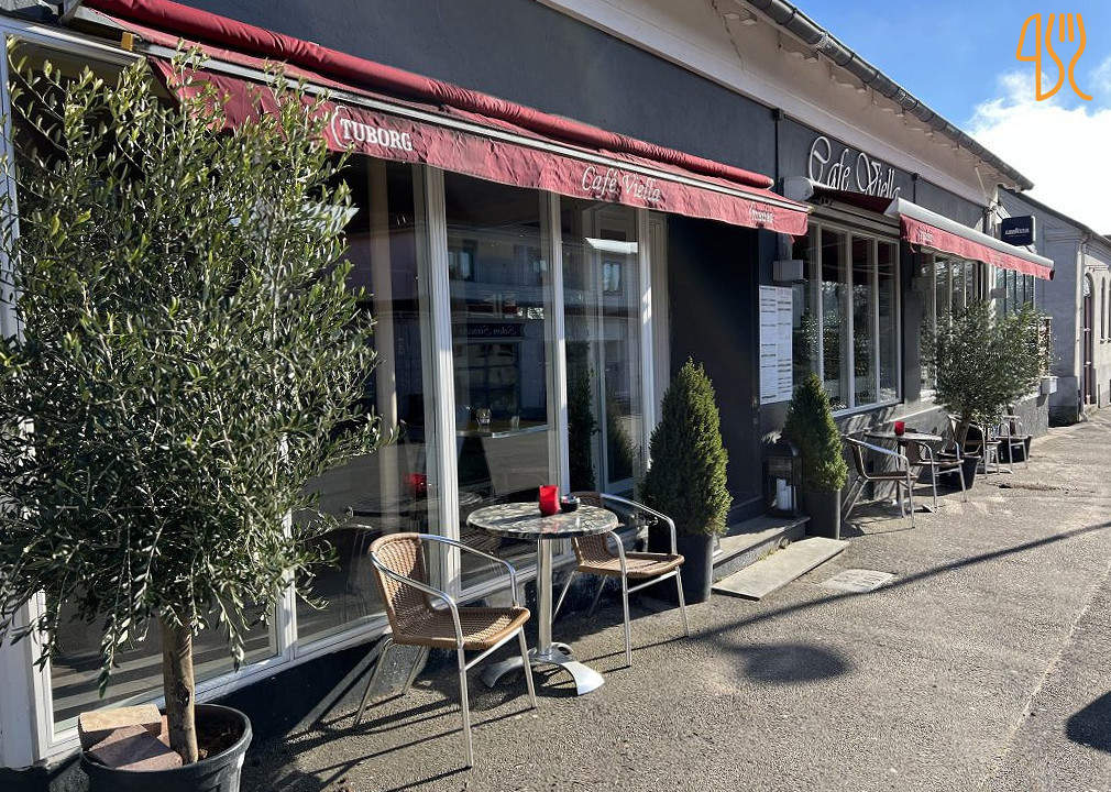Café Viella Udenfor