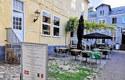 Falafel Nr 1. Udenfor