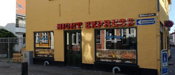 Helsingoer Pizza Kebab Udenfor