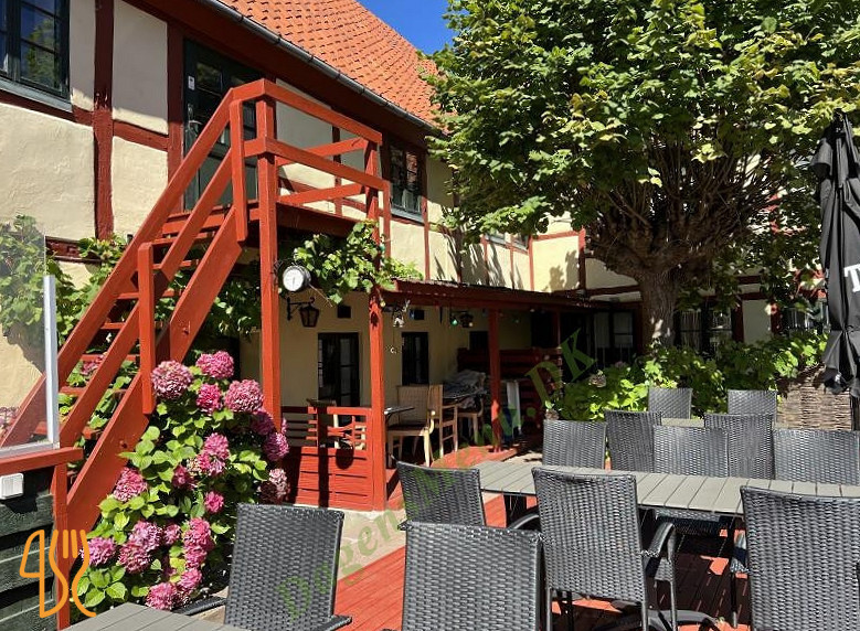 Asia House Udenfor