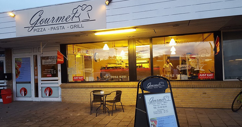 Gourmet Pizza Pasta Grill Udenfor