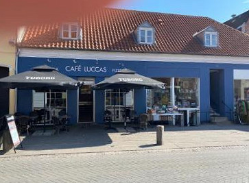 Torvets Pizza Kebab House Udenfor