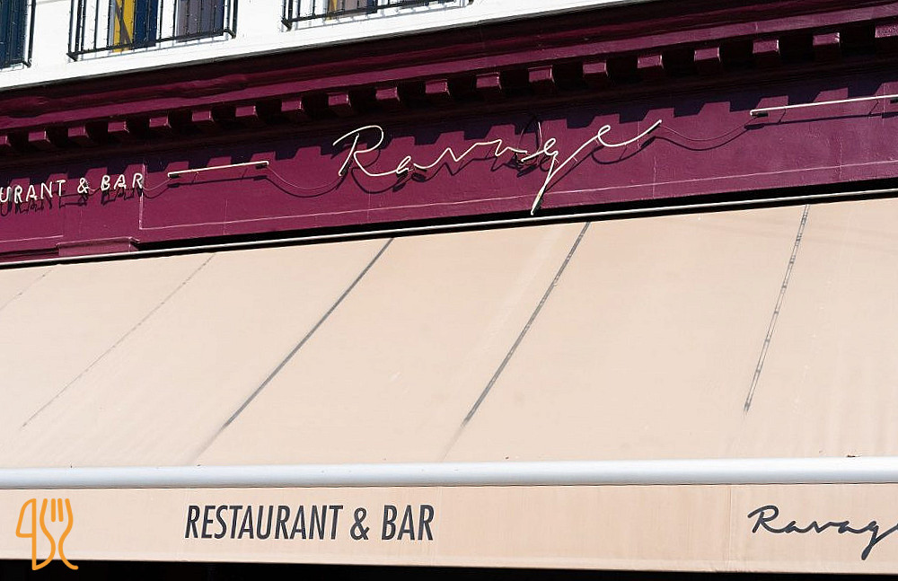 Ravage Restaurant Bar Udenfor