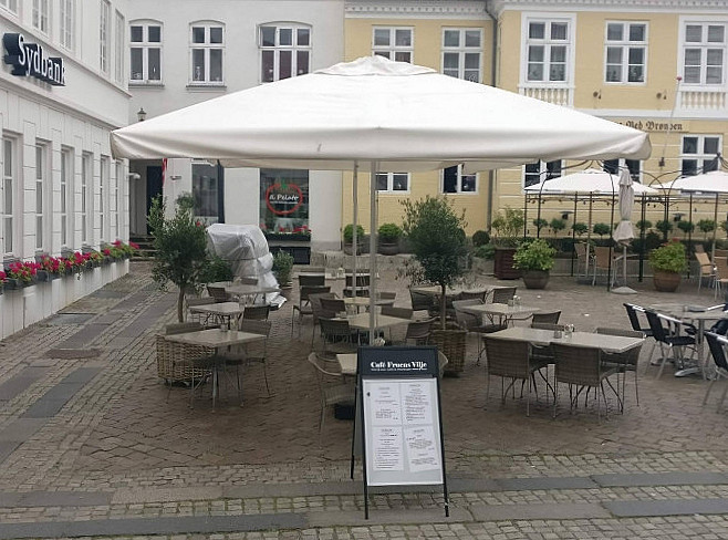 Cafe Fruens Vilje Udenfor